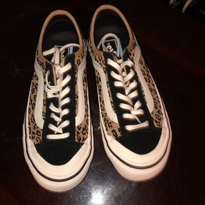 Leonard print vans